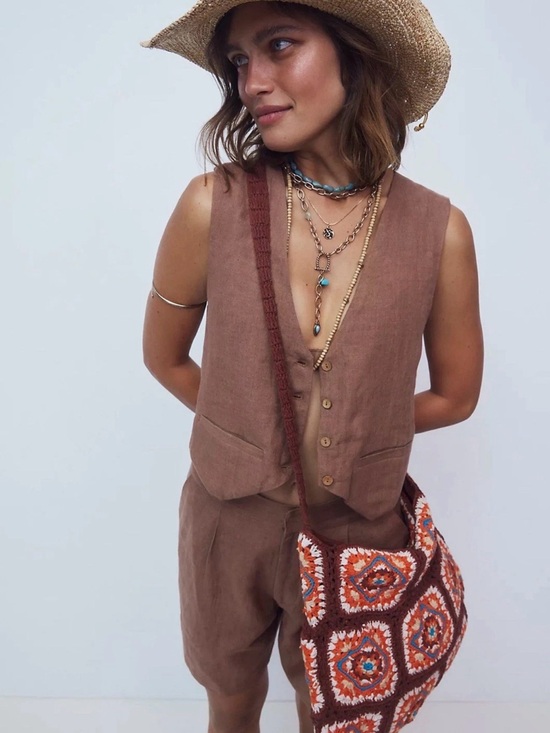 Free People Handbags - Free People HANDMADE Granny
Squares Brown Catch Me Crochet Tote